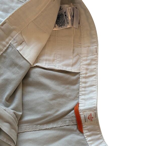 Dockers Light Gray Casual Shorts 46 - Picture 2 of 10
